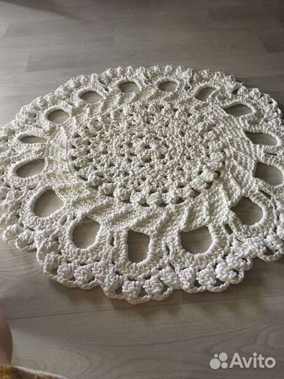 Ковер вязаный