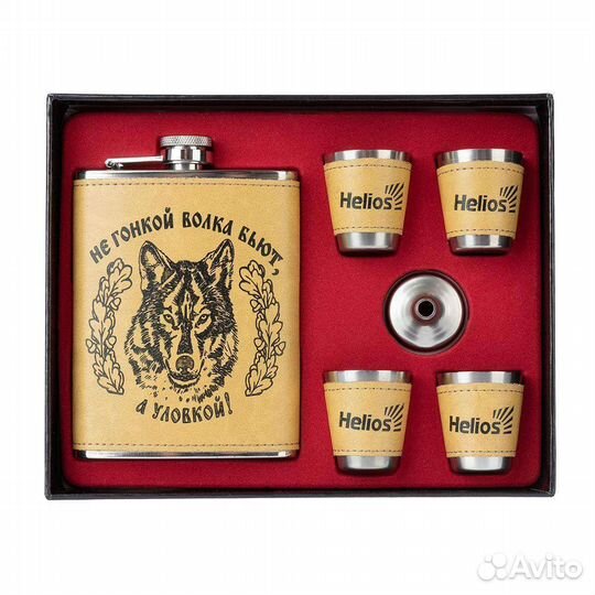 Фляжка и набор стопок волк