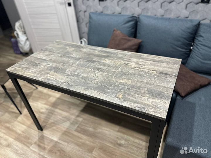 Кухонный стол