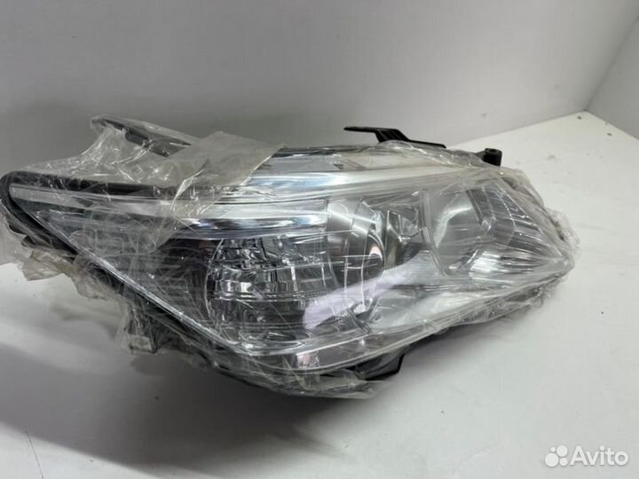 Фара ксенон передняя правая Toyota Camry V50