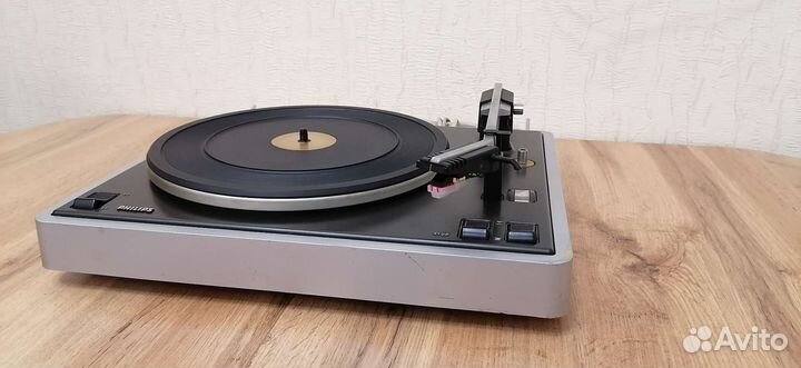 Проигрыватель винила philips 22GA227