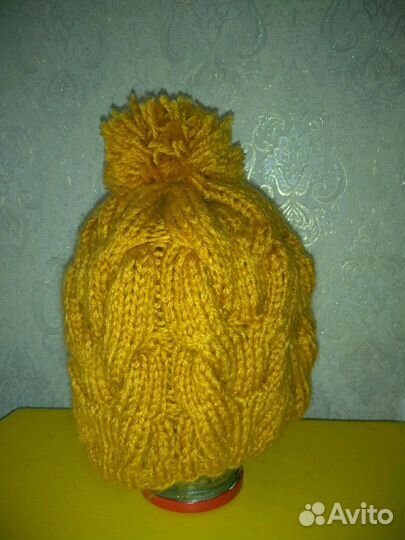 Зимняя шапка с помпоном