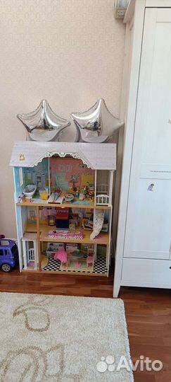 Кукольный домик с мебелью