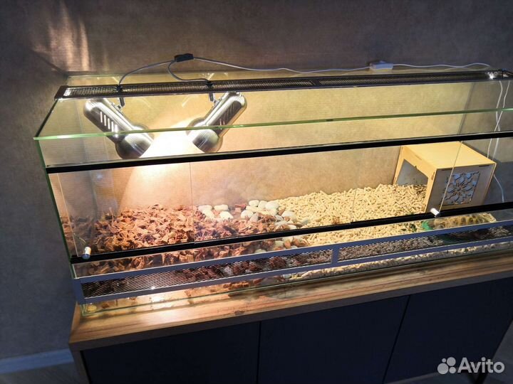 Светильник в террариум новый