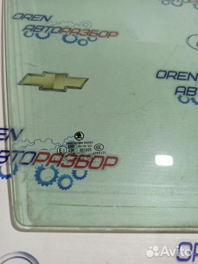 Стекло двери переднее правое Skoda Fabia 2 1.2 CGP