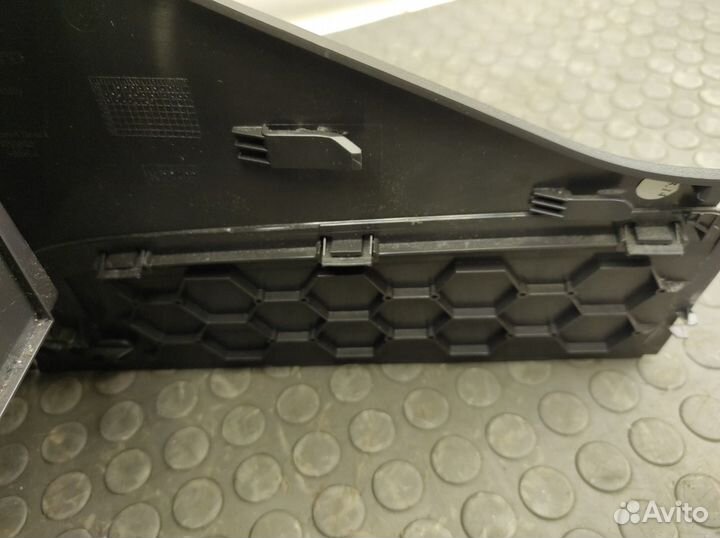 Подлокотник передний Volvo Xc70 BZ B6324S 3.2 2009