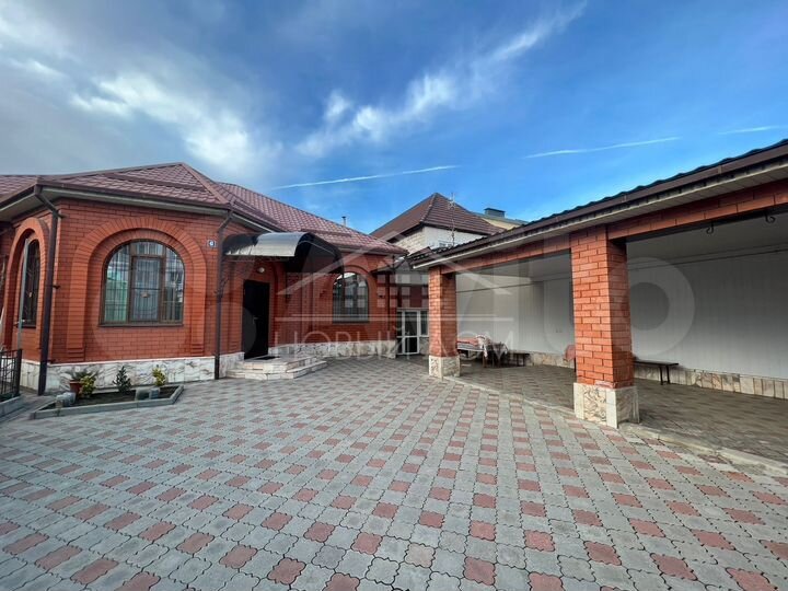 Дом 180 м² на участке 6 сот.