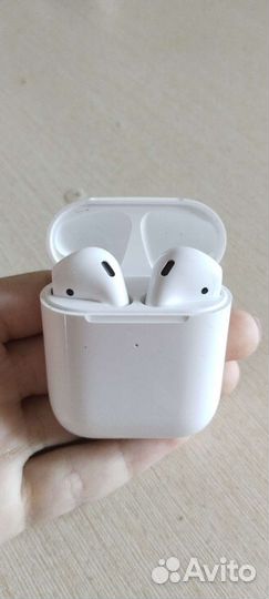 Беспроводные наушники apple airpods