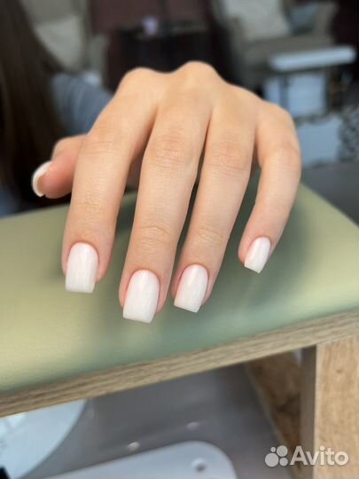 Маникюр с покрытием гель-лаком