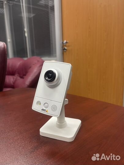 Камера видеонаблюдения axis M1034-W