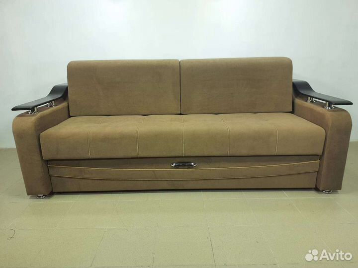 Диван на металлокаркасе