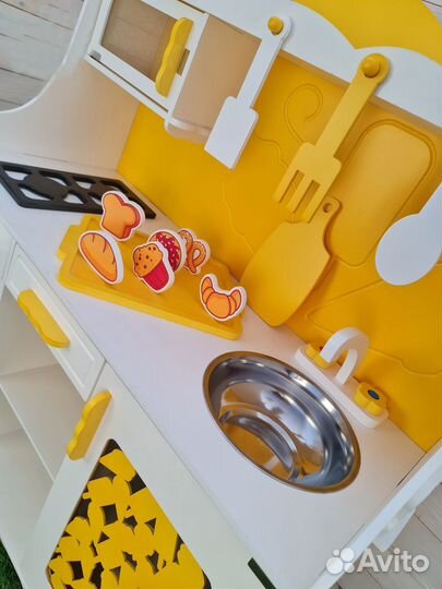 Деревянная кухня 