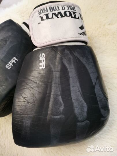 Боксерские перчатки 16oz