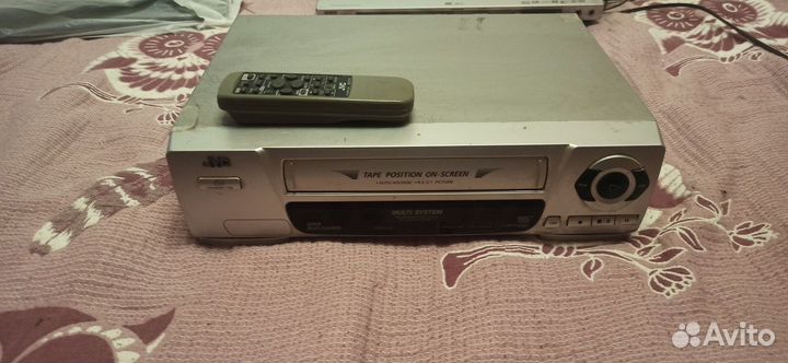 Видеомагнитофон jvc