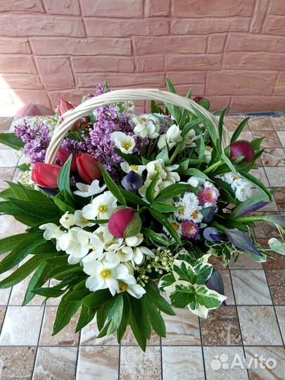 Цветочная композиция в корзинке