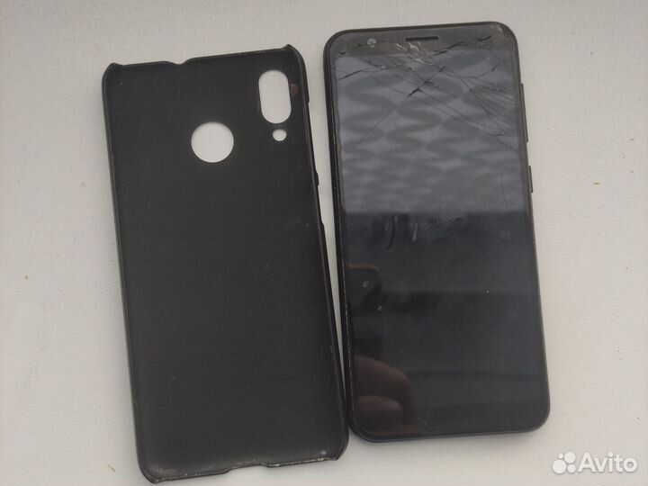 ASUS Zenfone Max (M1) ZB555KL, 3/32 ГБ