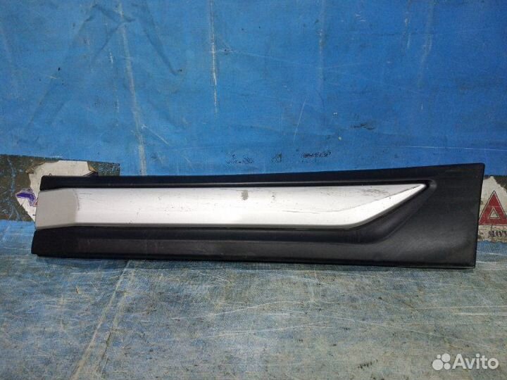 Накладка двери задняя левая Mitsubishi Outlander 3