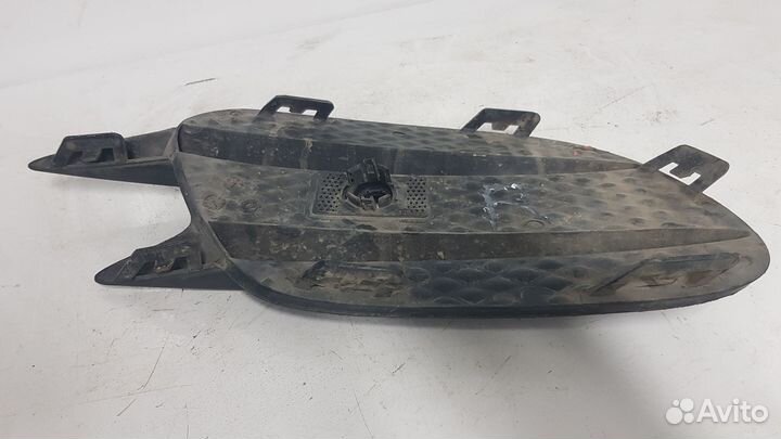 Заглушка бампера Mercedes-Benz E-Class W213, права