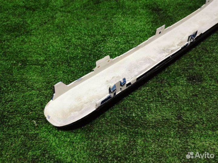 Молдинг переднего бампера левый Mercedes C W203