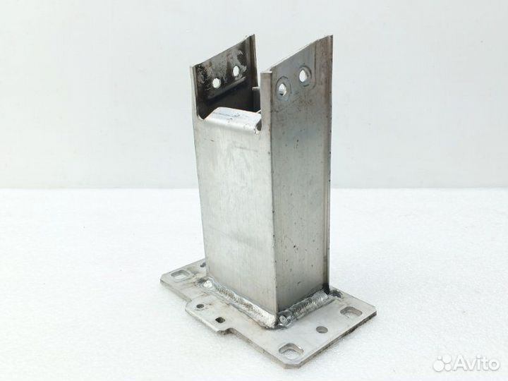 Кронштейн усилителя бампера передний левый Audi Q5