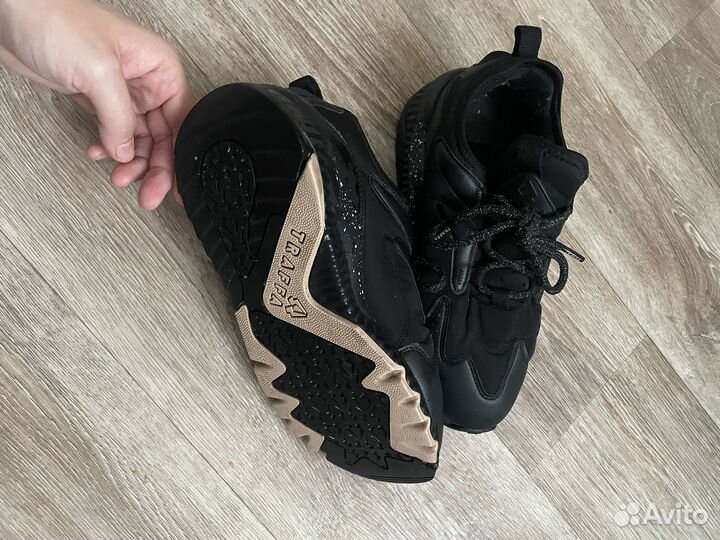 Кроссовки traffa