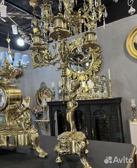 Бронзовые каминные часы и канделябры