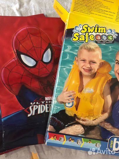 Детский надувной жилет и нарукавники