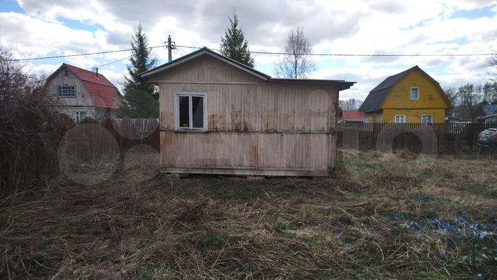 Дом 15 м² на участке 6 сот.