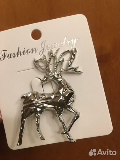 Брошь олененок