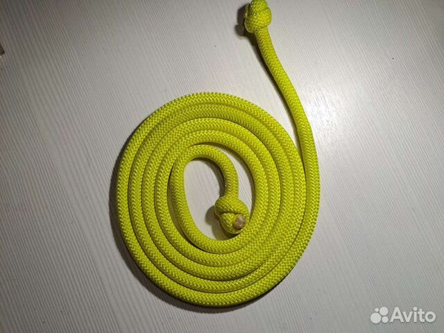 Гимнастическая скакалка