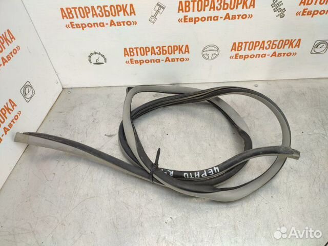 Уплотнитель передний правый Kia Cerato 1 седан 1.6