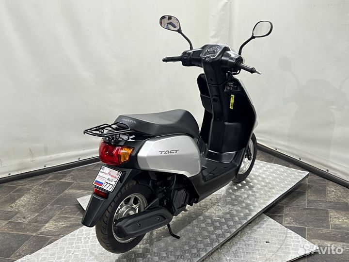 Скутер Honda Tact