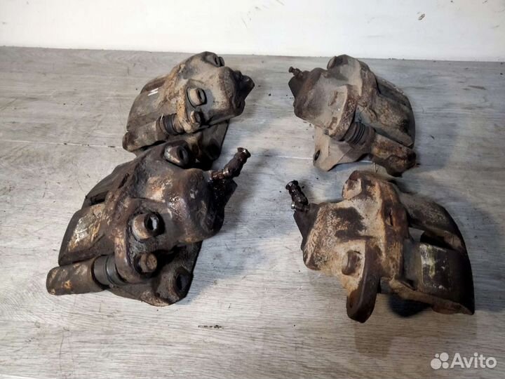 Суппорт передний Renault Logan 1