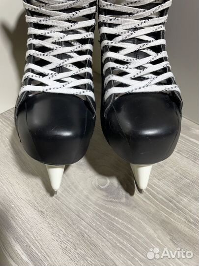 Коньки bauer (44 разм : 10 R ) supreme pro