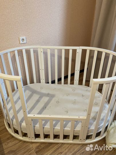 Детская кровать с маятником овальная