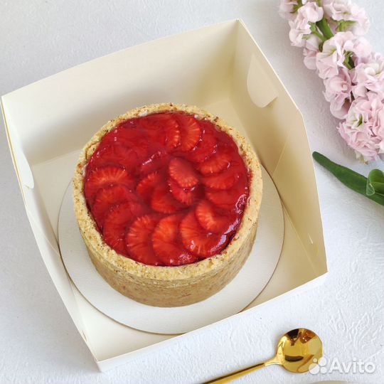 Бенто торт Ванильный Чизкейк с клубникой в подарок