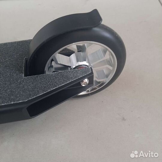 Самокаты трюковые Т-образные