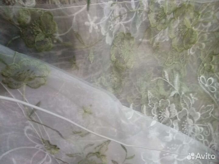 Шторы тюль. Обои. Потолочная плитка