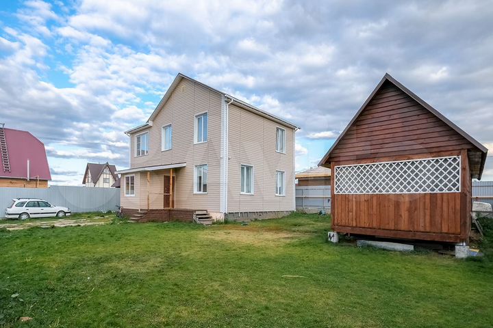 Коттедж 200 м² на участке 9 сот.