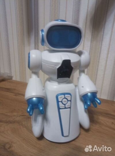 Интерактивный робот