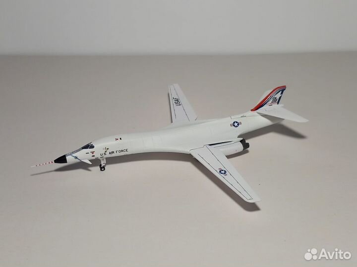 Rockwell-Boeing B-1B Lancer U.S. Air Force 1/400