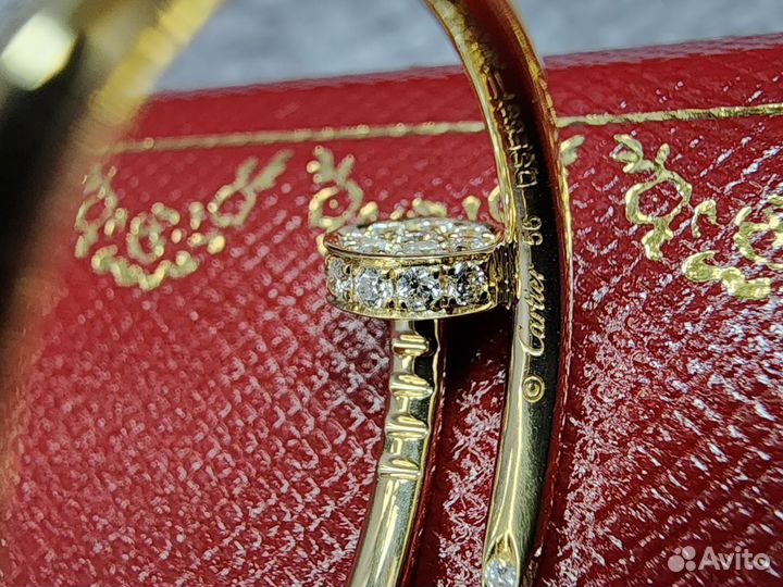 Золотое кольцо Cartier бриллиантами