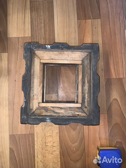 Резной киот для иконы 10,5х9,5 см