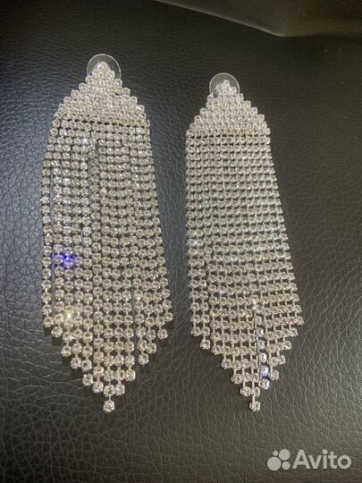 Красивые стразовые сережки