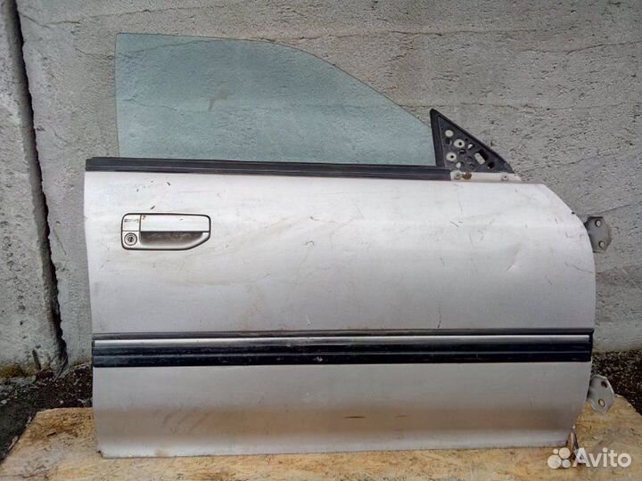 Дверь передняя правая Subaru Legacy B12 1998-2003