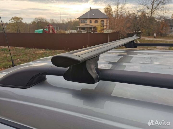 Багажник на рейлинги Фаворит чёрный