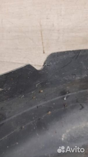 Подкрылок передний правый Toyota Land Cruiser