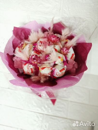 Букет с сухоцветами рафаэлло