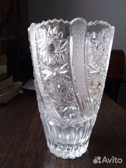 Ваза хрустальная
