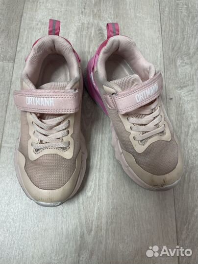 Кроссовки детские